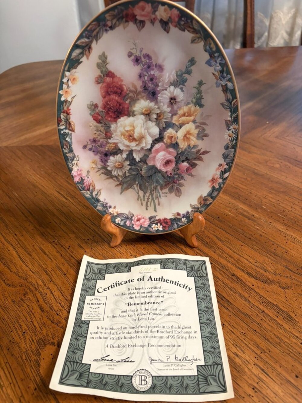 Bradford exchange "Rembrance" Lena Liu floral plate wooden stand certificate